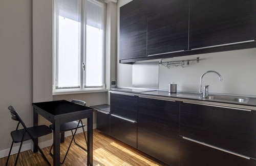 Centro Direzionale Apartment | Nice apartment for 6 people with A/C, WIFI, TV and balcony