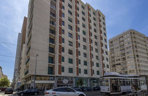 Centro Direzionale Apartment | Nice apartment for 6 people with A/C, WIFI, TV and balcony