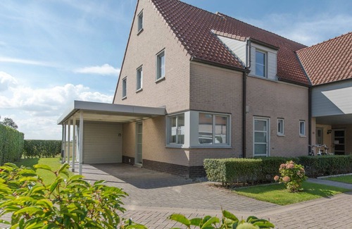 Vlissegem Apartment | Nice apartment for 7 people with WIFI, TV, terrace, pets allowed and panoramic view