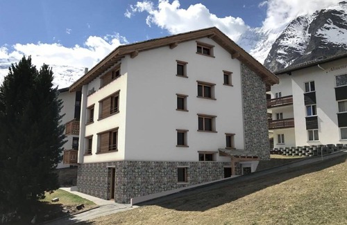 Saas-Fee Apartment | Nice apartment for 8 people with WIFI, TV and balcony