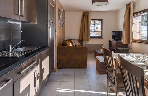 Les Gets Apartment | Nice apartment for 8 people with WIFI, pool, TV, terrace and pets allowed