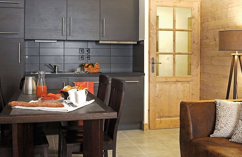 Les Gets Apartment | Nice apartment for 8 people with WIFI, pool, TV, terrace and pets allowed