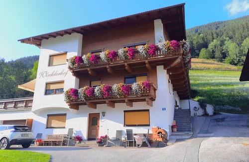 Oetz Apartment | Nice apartment for 8 guests with WIFI, TV, balcony and pets allowed