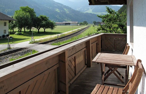 Aschau Im Zillertal Apartment | Nice apartment for 5 guests with WIFI, TV and terrace
