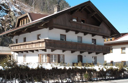 Aschau Im Zillertal Apartment | Nice apartment for 5 guests with WIFI, TV and terrace