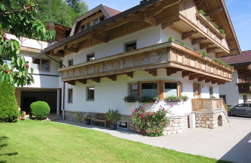 Aschau Im Zillertal Apartment | Nice apartment for 4 people with WIFI, TV and terrace