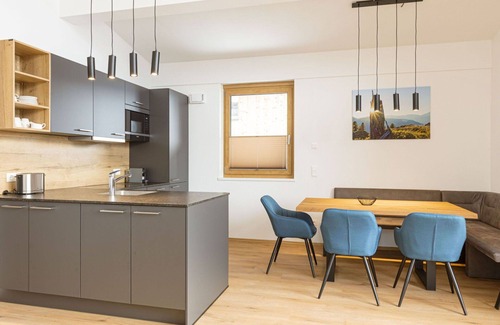 Mittersill Apartment | Nice apartment for 6 guests with pool, WIFI, TV and terrace