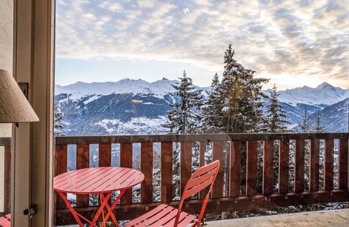 Granges Apartment | Nice apartment for 4 people with WIFI, pool and balcony