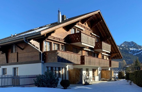 Zweisimmen Apartment | Nice apartment for 4 people with WIFI, TV and terrace