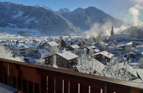Zweisimmen Apartment | Nice apartment for 6 guests with WIFI and balcony