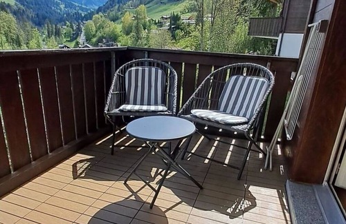 Zweisimmen Apartment | Nice apartment for 6 guests with WIFI and balcony