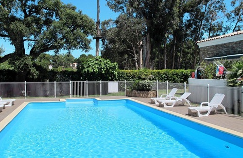 Ghisonaccia Apartment | Nice apartment for 6 people with A/C, pool, WIFI, TV, terrace and pets allowed