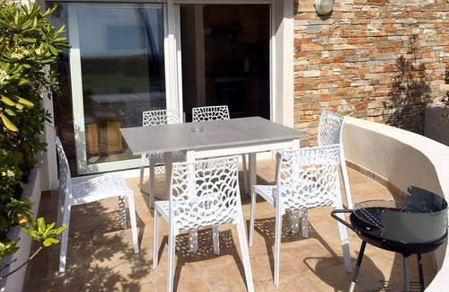 Ghisonaccia Apartment | Nice apartment for 6 people with A/C, pool, WIFI, TV, terrace and pets allowed