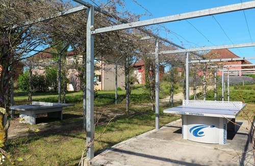 Prayssac Apartment | Nice apartment for 4 people with WIFI, pool, TV, terrace, pets allowed and parking