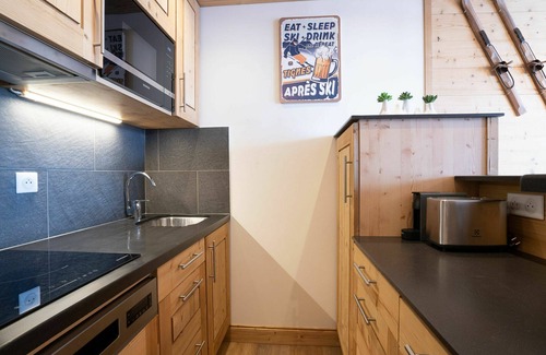 Tignes Apartment | Nice apartment for 6 guests with WIFI, TV and balcony