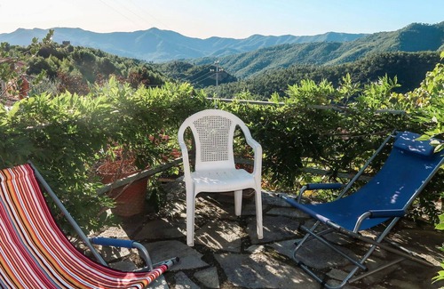 Vendone Apartment | Nice apartment for 3 guests with pool, WIFI, A/C, patio, pets allowed, panoramic view and parking