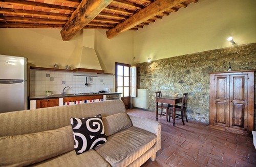 Castelnuovo Berardenga Apartment | Nice apartment for 2 guests with pool, A/C, TV and panoramic view, close to Siena