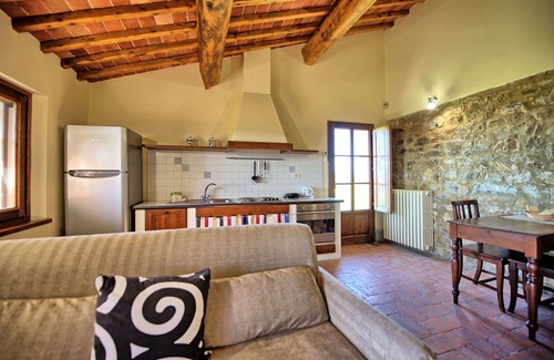 Castelnuovo Berardenga Apartment | Nice apartment for 2 guests with pool, A/C, TV and panoramic view, close to Siena