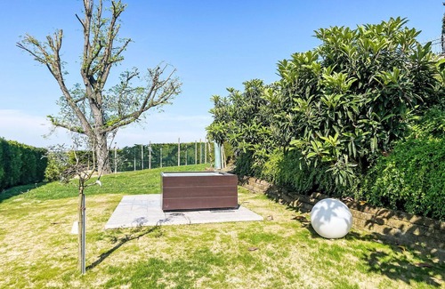 Portacomaro Apartment | Nice apartment for 6 people with pool, WIFI, A/C, TV, terrace, pets allowed and panoramic view