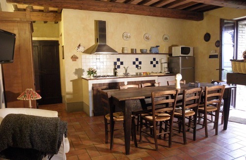 Monteleone d'Orvieto Apartment | Nice apartment for 8 people with WIFI, pool and TV