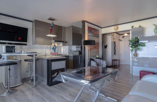 Le Home Apartment | Nice apartment for 4 people with WIFI, TV and balcony