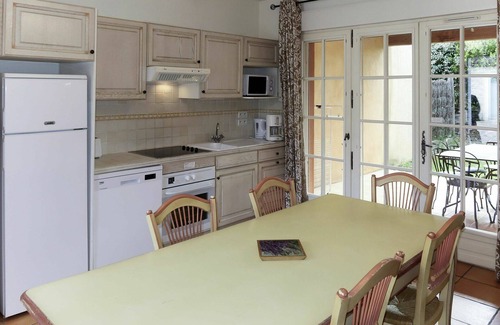 Tourrettes House | Nice apartment in villa for 6 guests with WIFI, pool, A/C, TV, patio and pets allowed