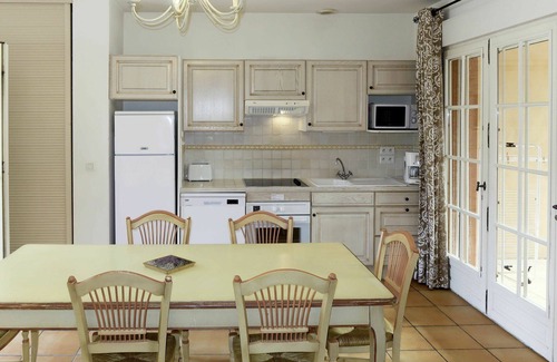 Tourrettes House | Nice apartment in villa for 6 guests with WIFI, pool, A/C, TV, patio and pets allowed