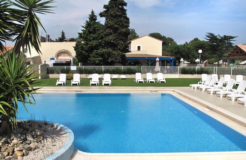 Les Cabanes de Fleury House | Nice apartment in villa for 4 people with pool, A/C, WIFI, TV, terrace, pets allowed and parking