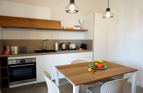 Laureto Villa | Nice apartment in villa for 4 guests with hot tub, WIFI, A/C, TV and veranda, close to Alberobello