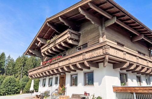 Mittersill Villa | Nice apartment in villa for 2 guests with WIFI, TV, balcony and panoramic view