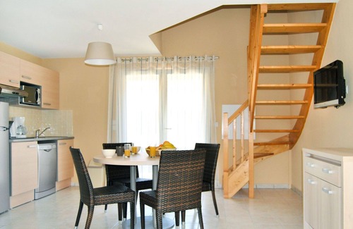Torreilles House | Nice apartment in villa for 6 guests with A/C, WIFI, pool, TV, patio and pets allowed