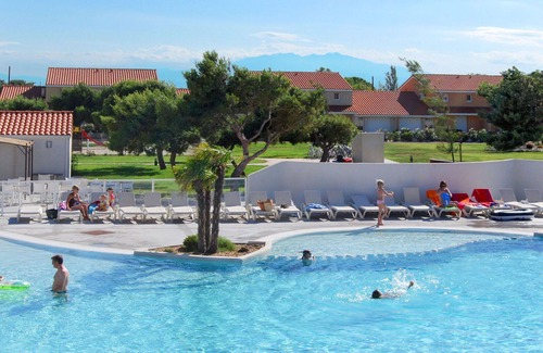 Torreilles House | Nice apartment in villa for 6 guests with A/C, WIFI, pool, TV, patio and pets allowed