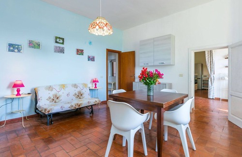 Follonica Villa | Nice apartment in villa for 12 people with private pool, WIFI, TV, patio and pets allowed