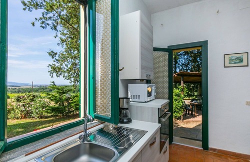 Follonica Villa | Nice apartment in villa for 12 people with private pool, WIFI, TV, patio and pets allowed