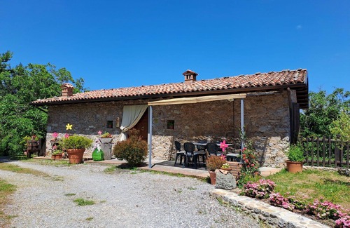 Molazzana Villa | Nice apartment in villa for 4 people with WIFI, pool, TV and terrace