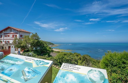 Guethary House | Nice apartment in villa for 6 guests with pool, WIFI, TV and terrace