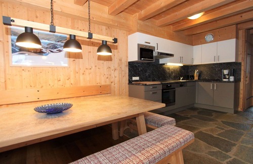 Tux House | Nice apartment in villa for 9 people with WIFI, TV and terrace