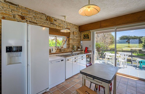 Saint-Pierre-Quiberon House | Nice apartment in villa for 10 people with WIFI, TV and terrace