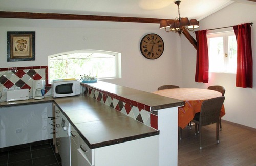 Sigonce Villa | Nice apartment in villa for 8 guests with WIFI, pool, TV, patio and pets allowed