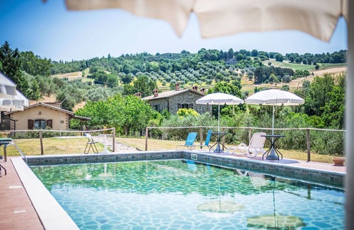 Lidarno Villa | Nice apartment in villa for 6 people with pool, WIFI, TV, patio and pets allowed