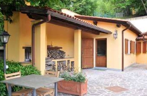 Molezzano Villa | Nice apartment in villa with A/C, pool, WIFI, pets allowed, panoramic view and parking