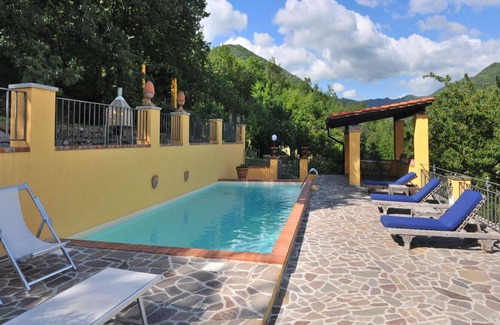 Molezzano Villa | Nice apartment in villa with A/C, pool, WIFI, pets allowed, panoramic view and parking