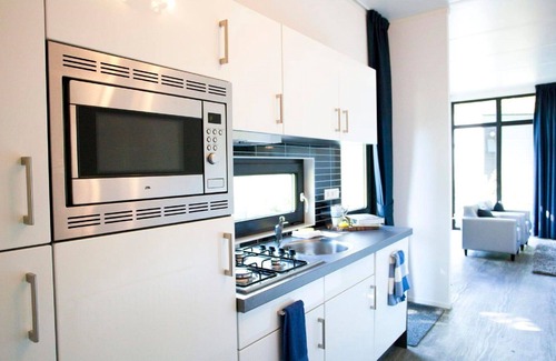 Noordoostelijk van Schaarsbergen House | Nice apartment in villa for 4 guests with pool, WIFI, TV and terrace