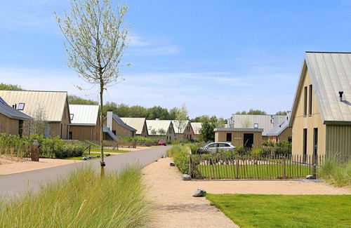 Tholen House | Nice apartment in villa for 6 guests with WIFI, TV and parking