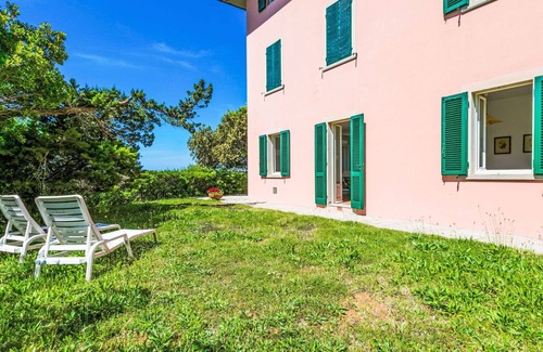 Rosignano Marittimo Apartment | Nice apartment for 4 guests with WIFI, pool, TV and patio
