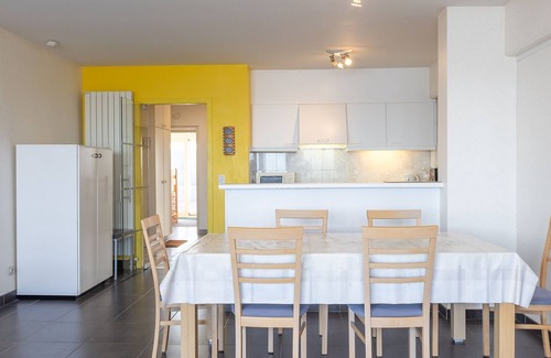 Westende Apartment | Nice apartment with kitchen