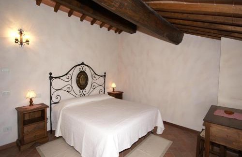 Montone House | Nice apartment with pool and beautiful garden