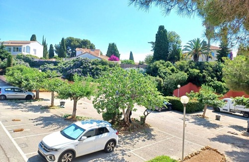 Bandol Apartment | Nice apartment with pool - near the beach