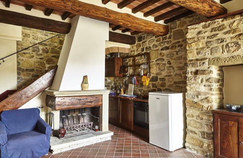 Capolona Apartment | Nice apartment with WIFI, pool, TV, pets allowed and panoramic view, close to Arezzo