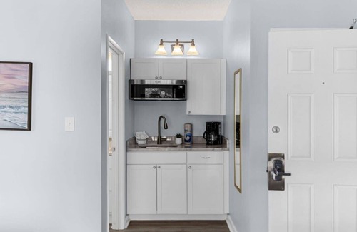 Myrtle Beach Condo | Nice Beach View Condo,King,Pool,Sm Dogs,FREE Tickets,F24